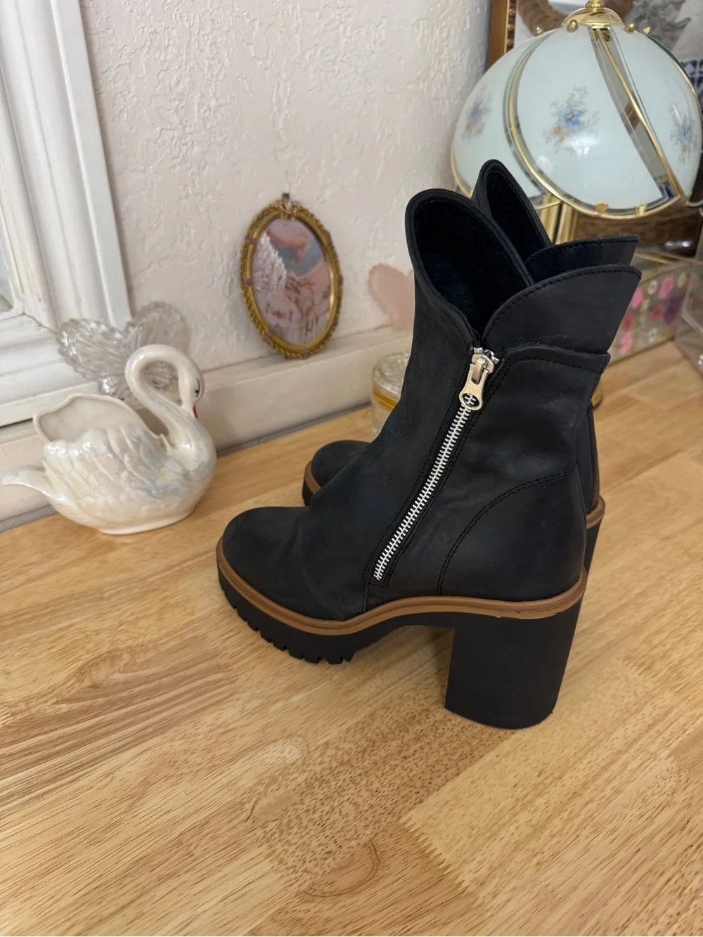 Free People black leather chunky platform ankle boots in size 38.5 🖤 Grunge Boho
